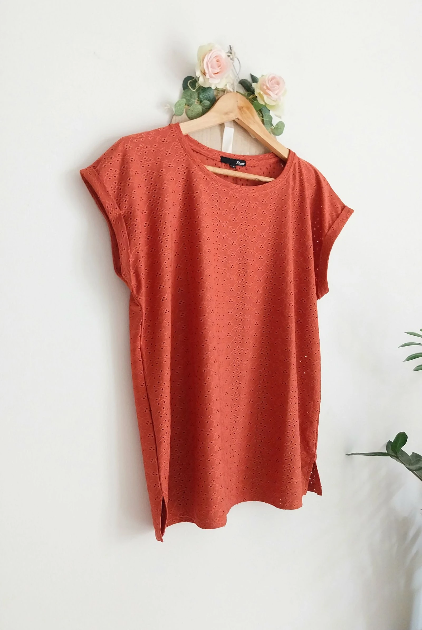 Top fluido de frambuesa con efecto bordado inglés Etam Talla 40 – photo 3